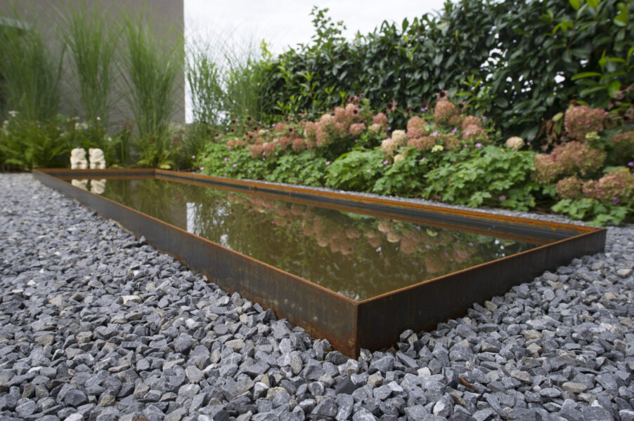 Gartenanlage mit Brunnen